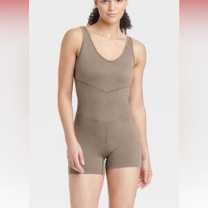 JoyLab seamless short active bodysuit, size XL NWT